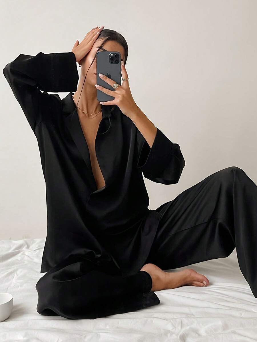 Solid Color Thin Ladies Home Imitation Silk Pajamas Ladies Winter Ice Silk Loose Can Be Worn Outside Solid Color Thin Ladies Home Imitation Silk Pajamas Ladies Winter Ice Silk Loose Can Be Worn Outside